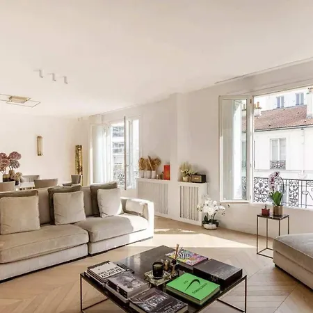 아파트 Elegant 3br By Arc De Triomphe By Melvane Luxury